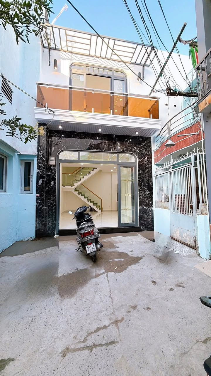 Nhà phố mới 100% tại Quận 4, diện tích 57m² - Nở hậu đẹp, giá chỉ 5.95 tỷ!