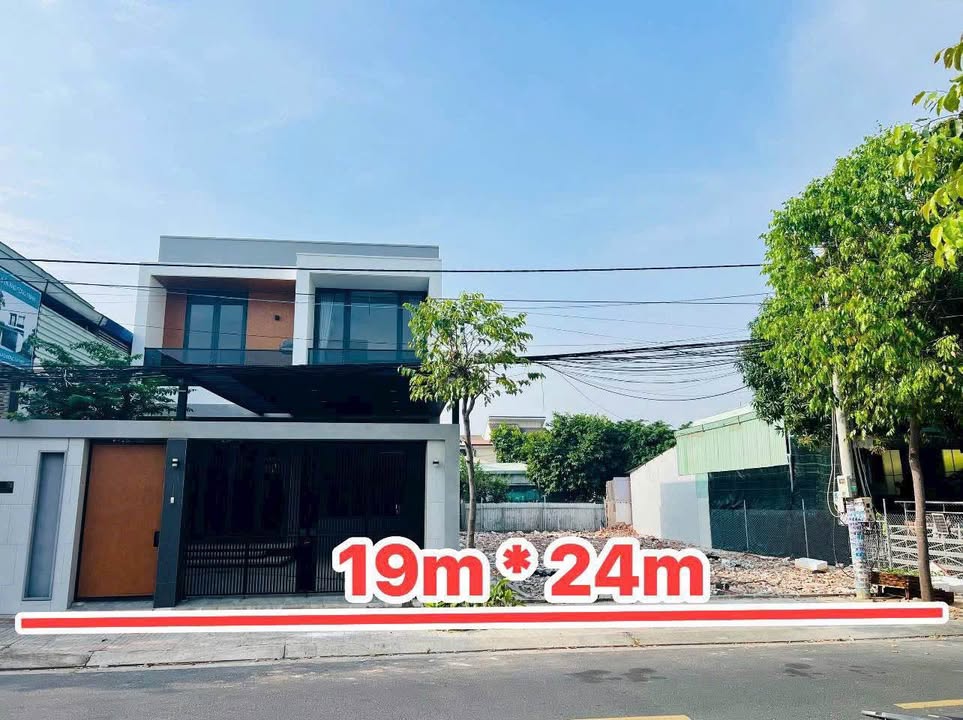 Biệt thự hiện đại 456.6m² đường Trần Quang Diệu giá 13.9 tỷ - Sẵn sàng vào ở!