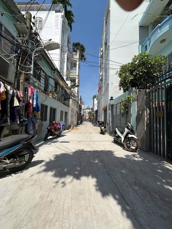 Nhà đẹp 2 tầng hẻm Lâm Văn Bền 42m² giá 5.28 tỷ - Sẵn sàng vào ở ngay!