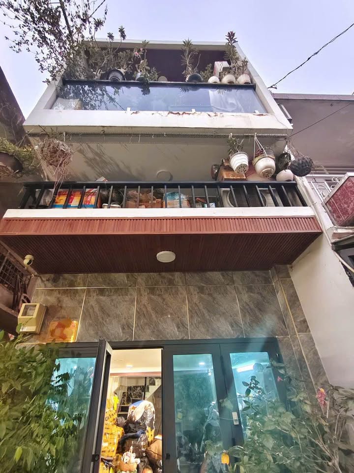 Nhà 3 tầng Phường 5 Tân Bình 70m² giá 3.9 tỷ - Hẻm xe hơi rộng rãi