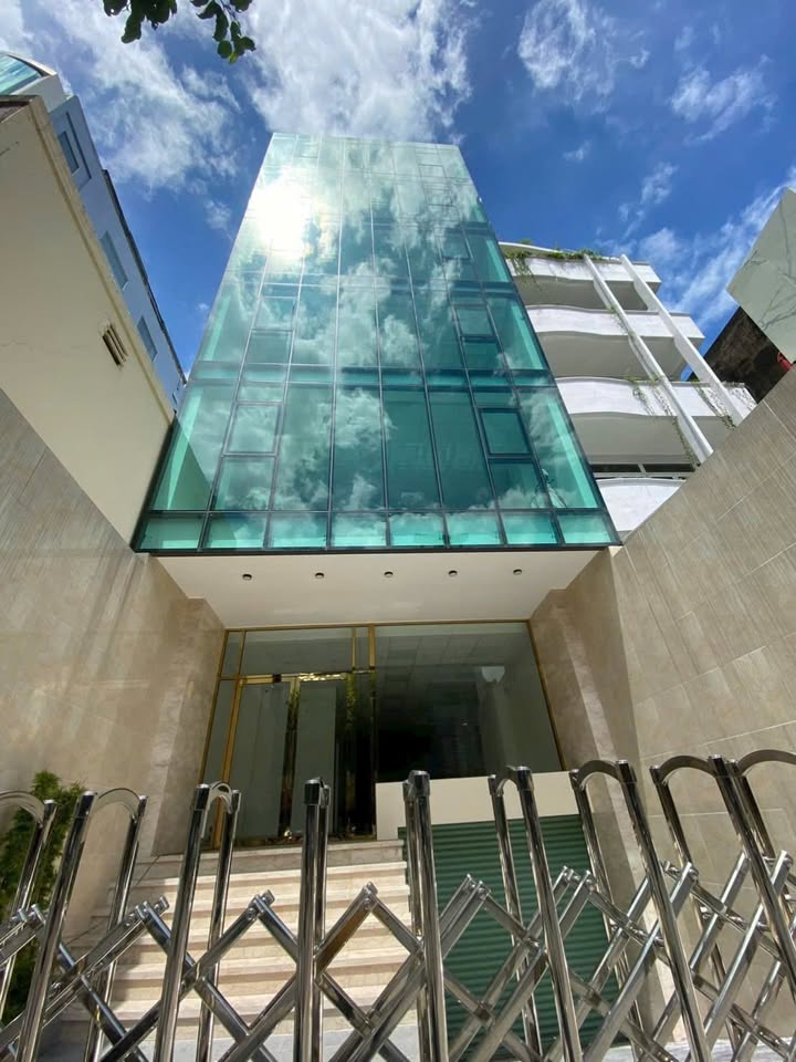 Tòa nhà mặt tiền Điện Biên Phủ, Quận 10, 160m² giá 120 tỷ - Đầu tư sinh lời ngay!