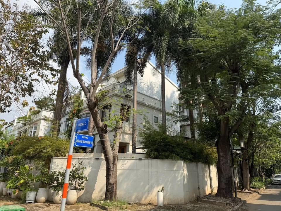 Biệt thự Phú Mỹ Hưng Quận 7 233m² giá thỏa thuận - View công viên tuyệt đẹp!