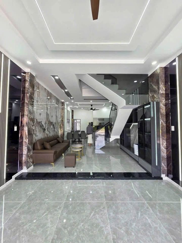 Nhà 1 trệt 1 lầu Tân Hiệp, Bình Dương 67m² giá 1.78 tỷ - Thiết kế hiện đại, sổ hồng riêng!