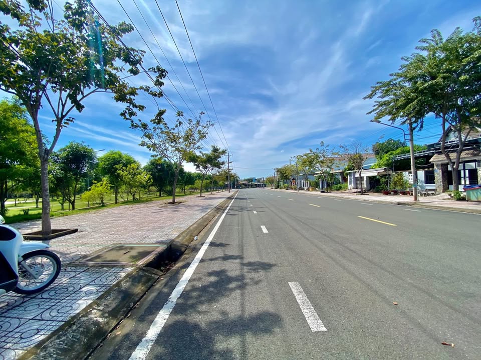 Nhà mặt tiền Đường Lê Lợi, Tân Phú, 125m² giá 2 tỷ - Vị trí kinh doanh đắc địa!