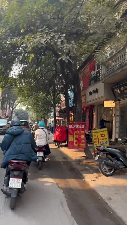 Bán đất tặng nhà mặt phố Đống Đa 30m² giá 13 tỷ - Vị trí đắc địa cho kinh doanh!