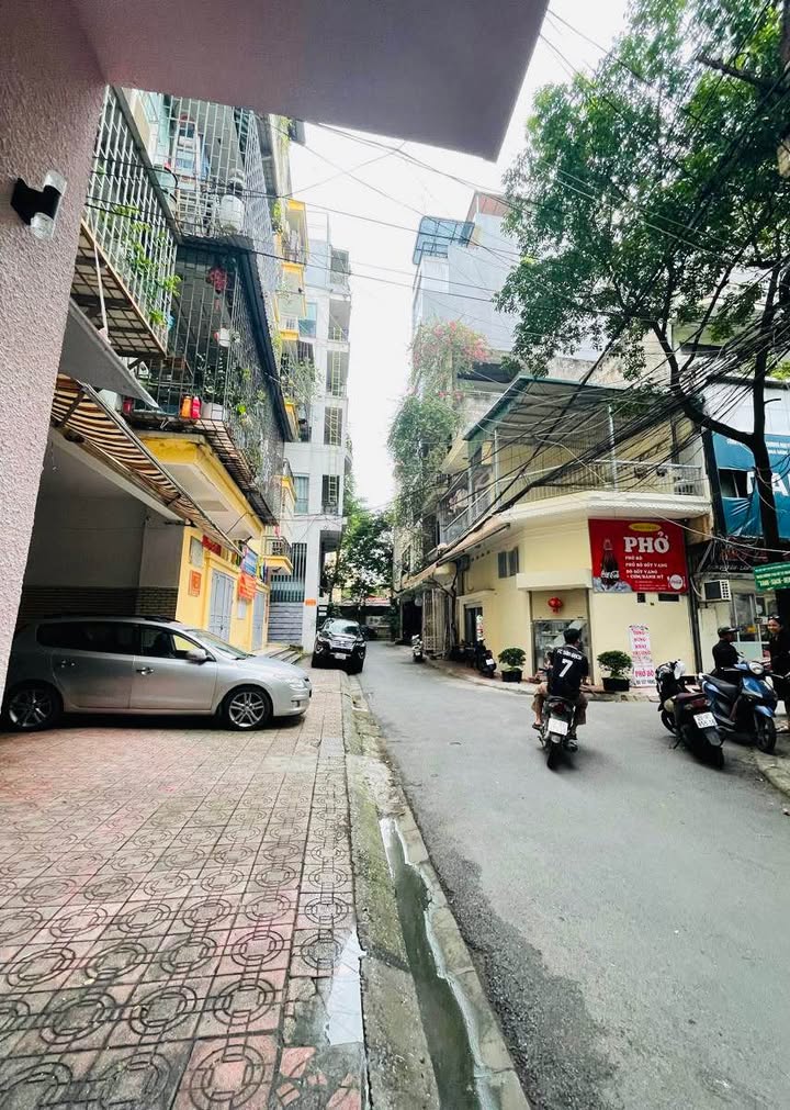 Bán Nhà FrontHouse Linh Lang - Phan Kế Bính 55m² giá 19,9 tỷ - Cơ hội đầu tư hiếm có!