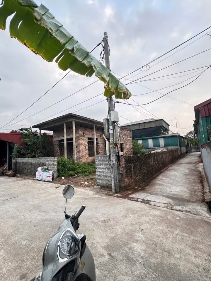 Đất nền Xóm 9 Nhân Khang 211m² giá 2 tỷ - Lô góc 2 mặt tiền thuận lợi!