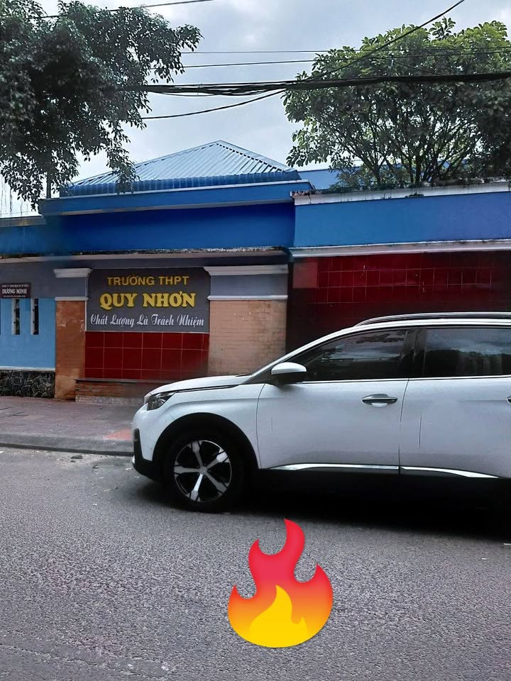 Nhà phố Ôm Góc trên đường Nguyễn Văn Cừ 40m² giá 3 tỷ - Sẵn sàng ở ngay!