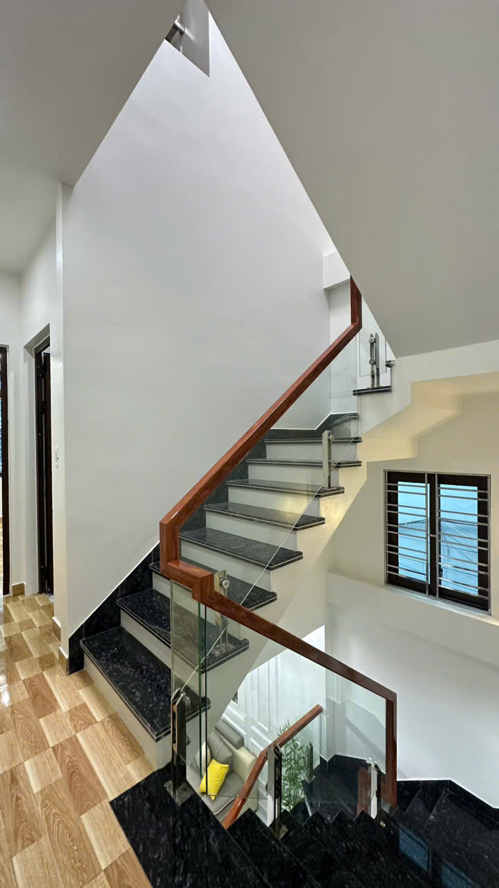 Nhà mặt ngõ phố Chợ Hàng, 45m² giá 4.48 tỷ - Kinh doanh ngay!