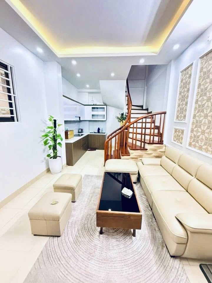 Nhà riêng Xuân Thủy, ĐH Sư Phạm 36m² giá 7 tỷ - Sổ đỏ chính chủ, dân xây