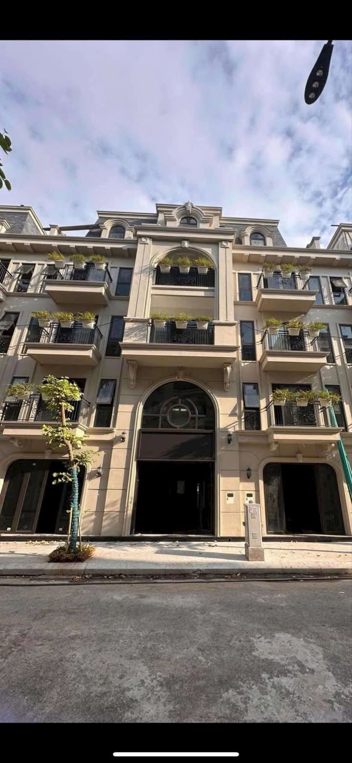 Biệt thự Royal River Hạ Lý 75m² giá 10.88 tỷ - Bán gấp lấy tiền ăn Tết!