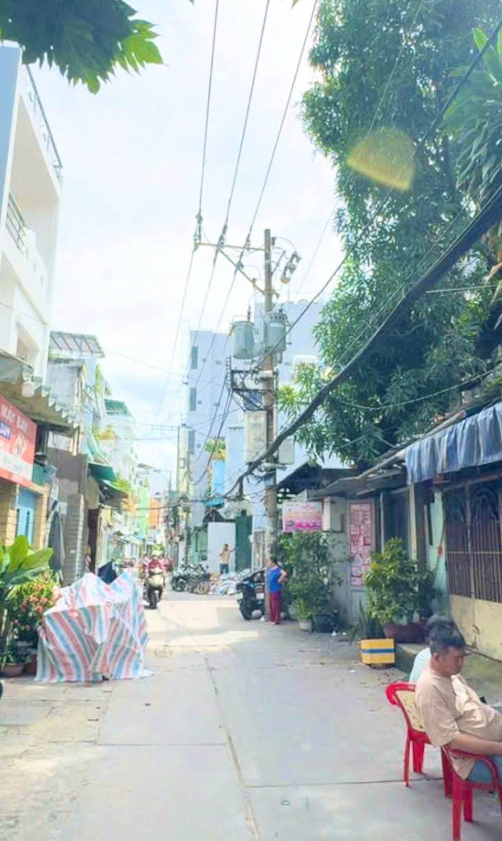 Nhà hẻm xe hơi Trịnh Đình Trọng, Phú Trung, Tân Phú 166.5m² - Giá chỉ 11.8 tỷ!