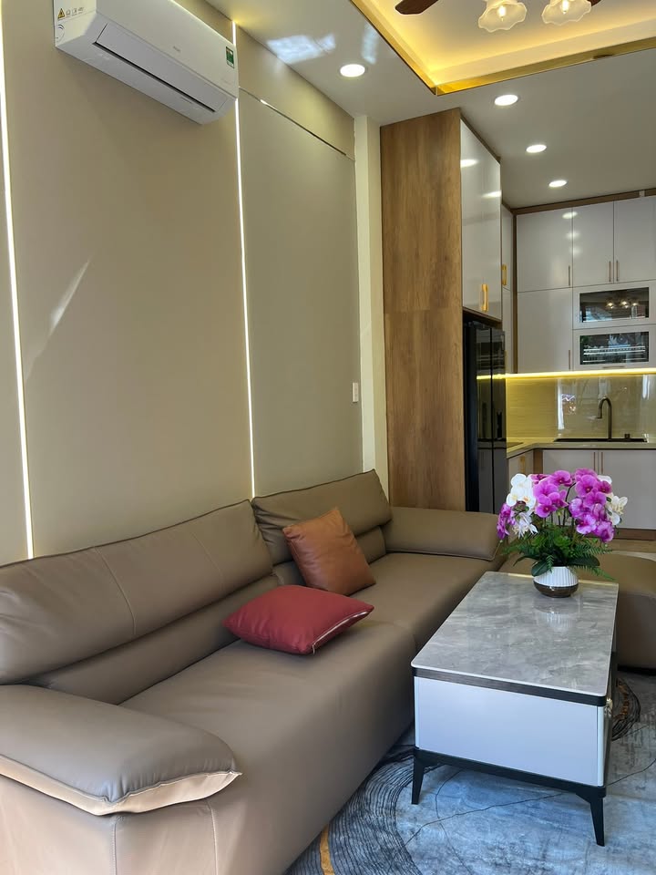 Nhà đẹp Hẻm xe tải Lạc Long Quân Tân Bình 42m² giá 5.1 tỷ - Đầu tư sinh lời!