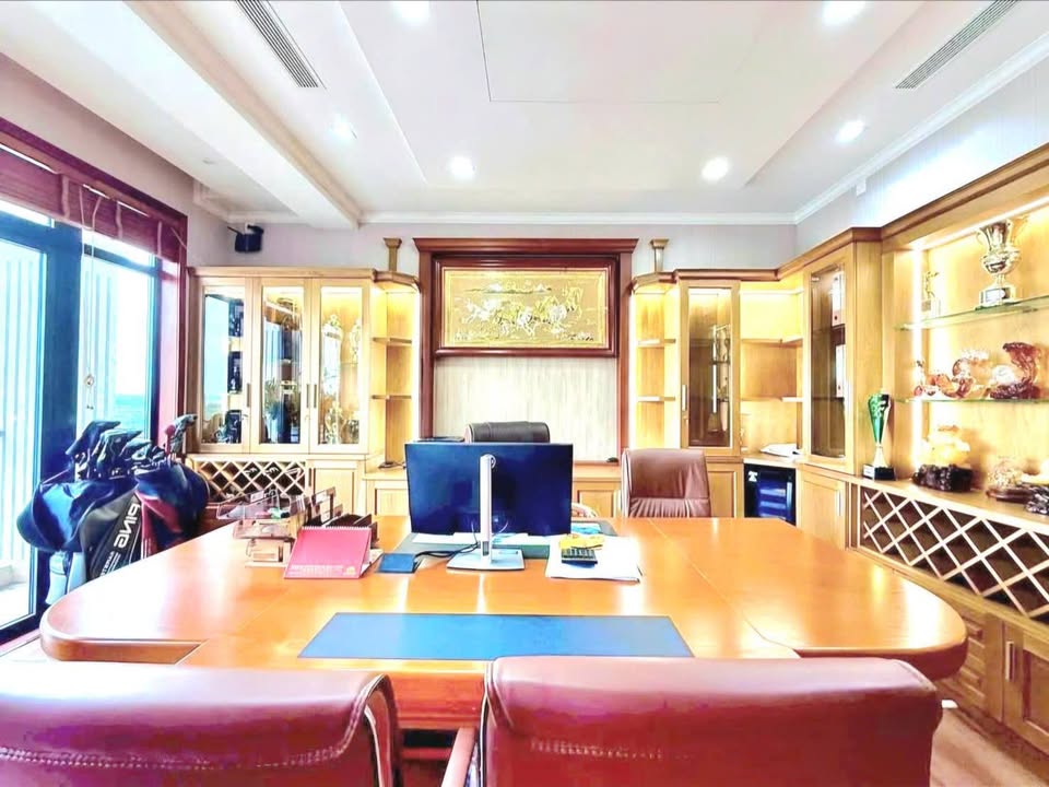 Biệt thự mặt tiền Nguyễn Sơn, Quận 11 - Giá 50 tỷ - Đầu tư sinh lời nhanh chóng!