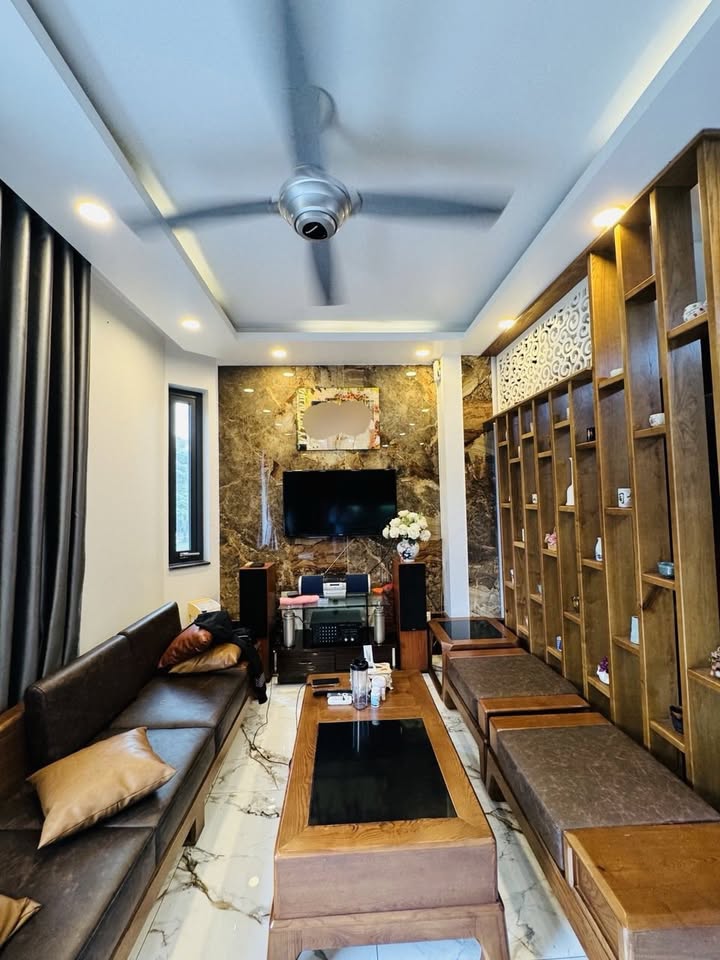 Nhà Mặt Tiền Kênh Nước Đen Quận Tân Phú 80m² giá 12.5 tỷ - Kinh doanh cực đỉnh!