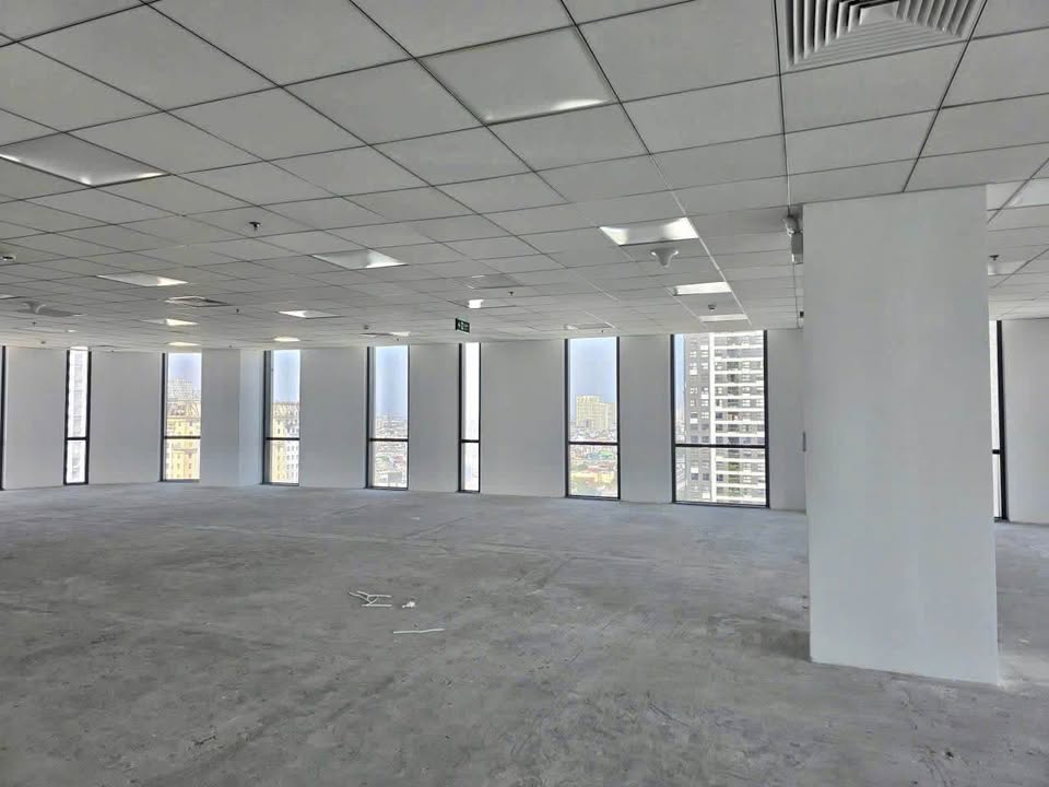Văn phòng cho thuê Khuất Duy Tiến 160m² giá 19 triệu - Không gian làm việc lý tưởng!