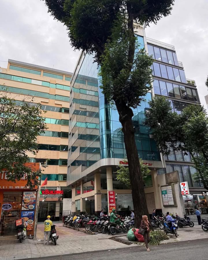 Bán gấp tòa nhà góc 2 mặt tiền 35 Mạc Đĩnh Chi, Quận 1 - Cơ hội đầu tư hiếm có!