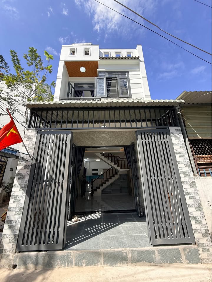 Townhouse Hẻm Xe Hơi Lê Thị Riêng 35m² giá 3.99 tỷ - Gần công viên lớn!