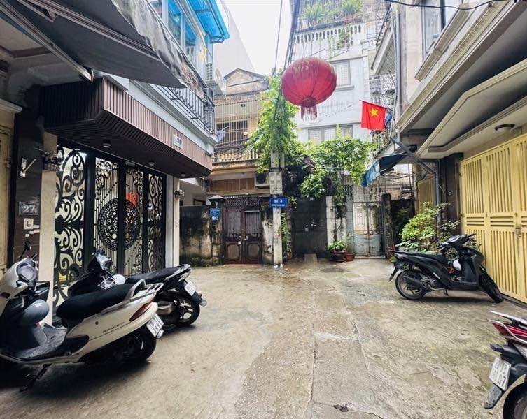 Nhà phố Cầu Giấy 50m² giá 12 tỷ - Full nội thất, sẵn sàng vào ở!