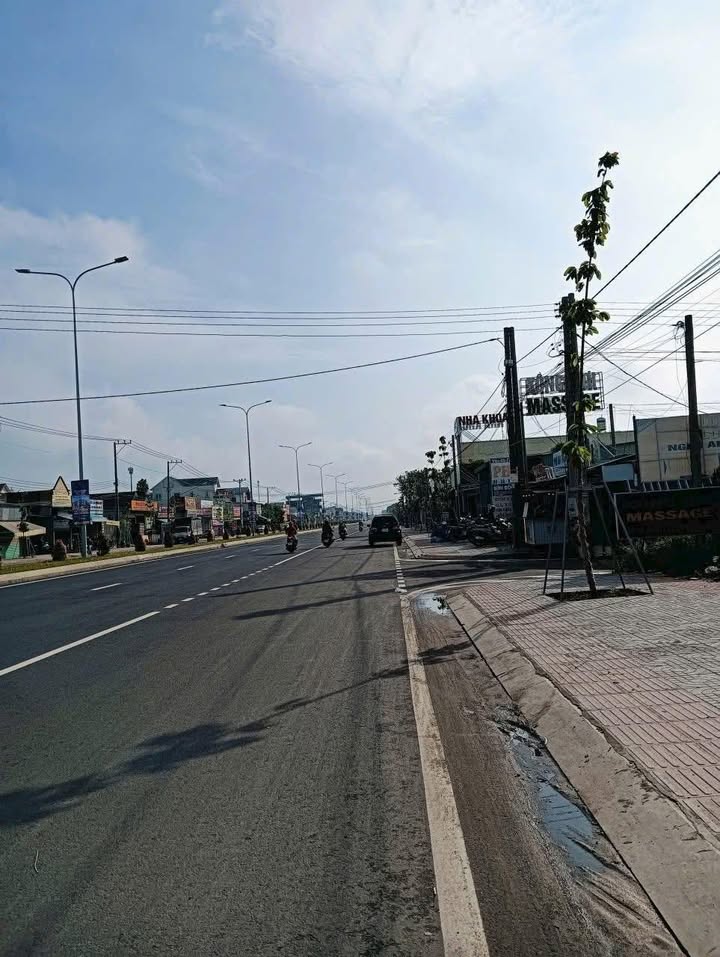 Bán nhà mặt tiền ĐT 746, Phường Hội Nghĩa, 60m² giá 5 tỷ - Cơ hội đầu tư hấp dẫn!