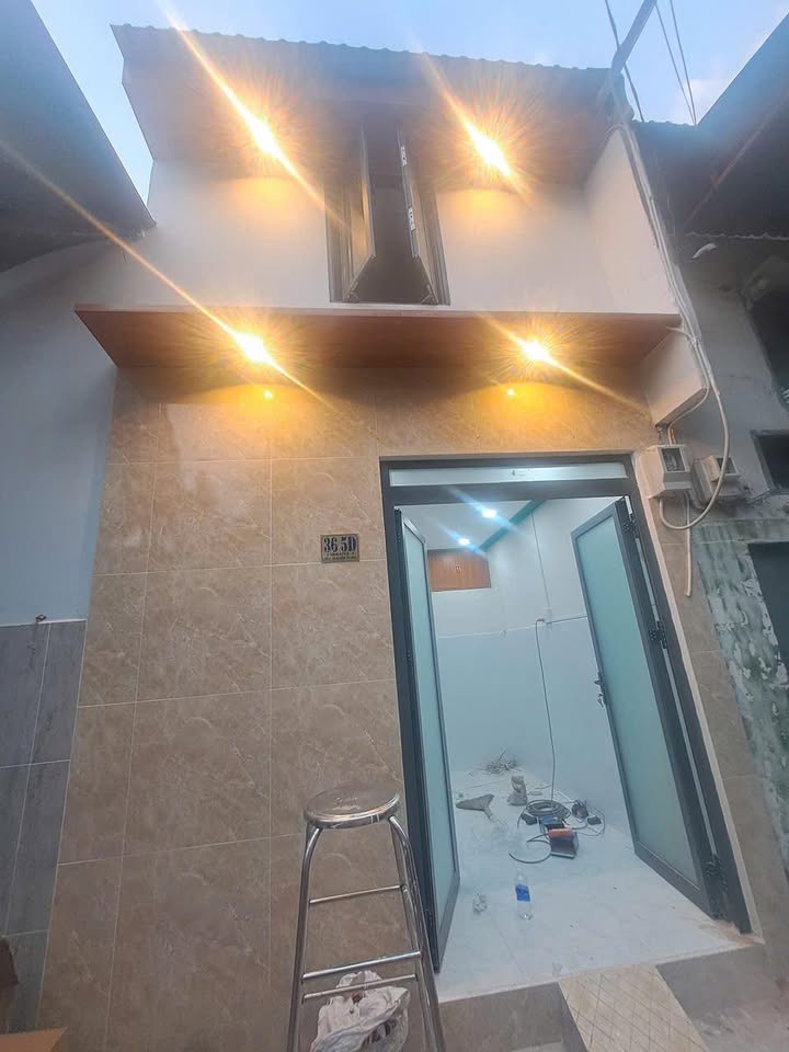 Nhà mới 18m² tại Xã Bà Điểm - Giá chỉ 760 triệu - Sẵn sàng vào ở!