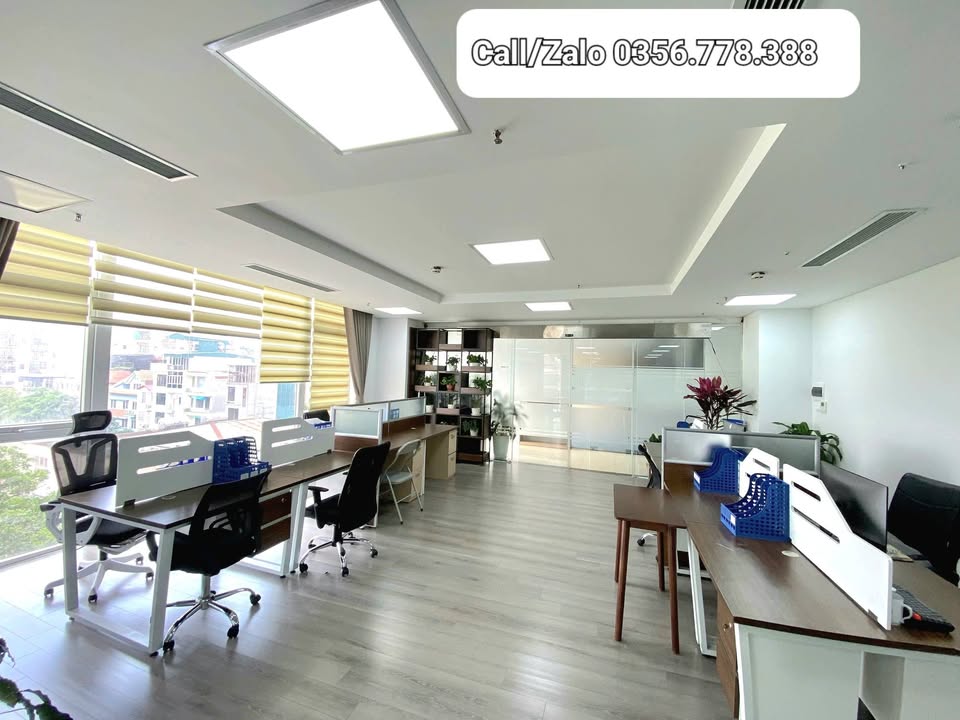 Văn phòng cho thuê tại Duy Tân, Dịch Vọng Hậu, 150m² - Full nội thất, giá chỉ 35 triệu/tháng!