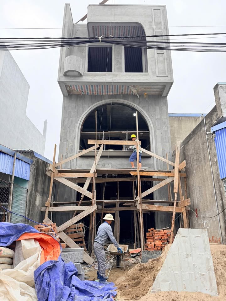 Nhà 3 tầng Hồng Thái, 100m² giá 3.75 tỷ - Tặng full nội thất