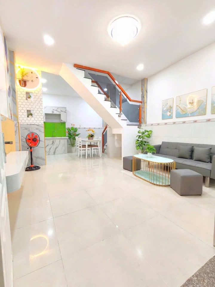 Nhà mới 2 tầng tại Tân Phú 31m² giá 4.3 tỷ - Vào ở ngay không cần sửa chữa!