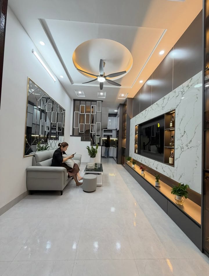 Nhà đẹp Đại La 35m² giá 8.6 tỷ - Đầy đủ nội thất, vào ở ngay!