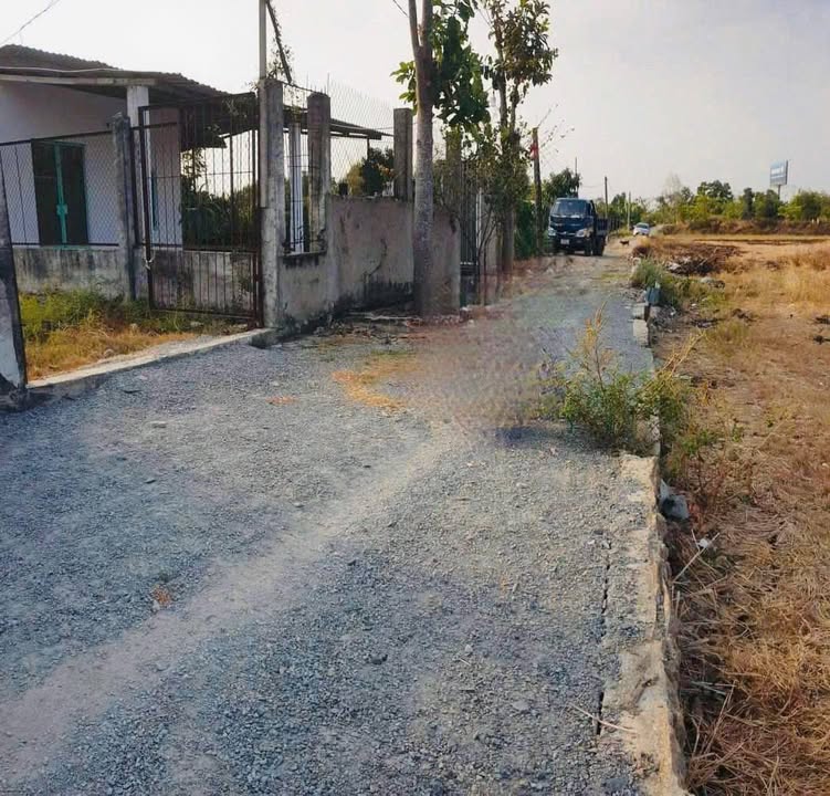 Nhà vườn 420m² Tân Nhựt Bình Chánh giá 2,2 tỷ - Tiện nghi đầy đủ!