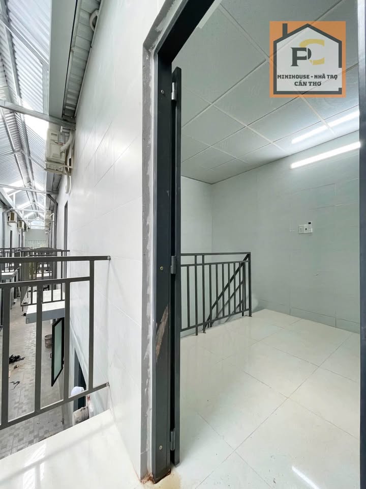 Phòng cho thuê đường Nguyễn Văn Cừ nối dài 20m² giá 2.6 triệu - Nội thất đầy đủ, thoáng mát!