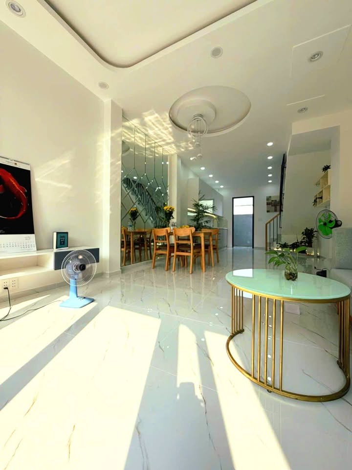 Nhà phố Bưng Ông Toàn, Thủ Đức 56m² giá 5.5 tỷ - Sẵn sàng vào ở ngay!