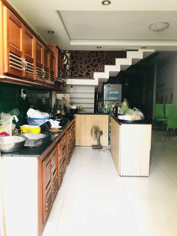 Nhà 3 tầng phố Nguyễn Phong Sắc 90m² giá 11.9 tỷ - Kinh doanh tốt