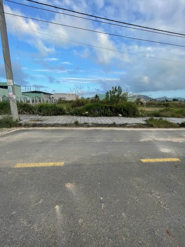 Đất nền 300m² tại Đường 7m5, Liên Chiểu, Đà Nẵng - Chính chủ bán gấp!