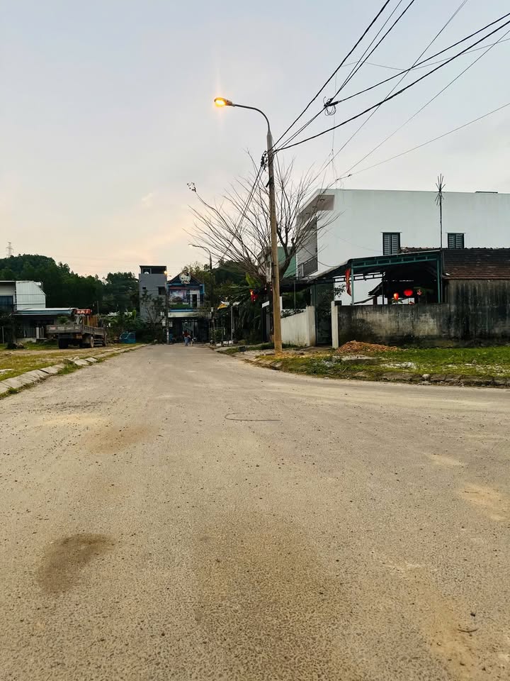 Lô góc ngã 3 Công viên Hoà Sơn 7, Đà Nẵng 160m² giá 4.25 tỷ - Đầu tư sinh lời ngay!