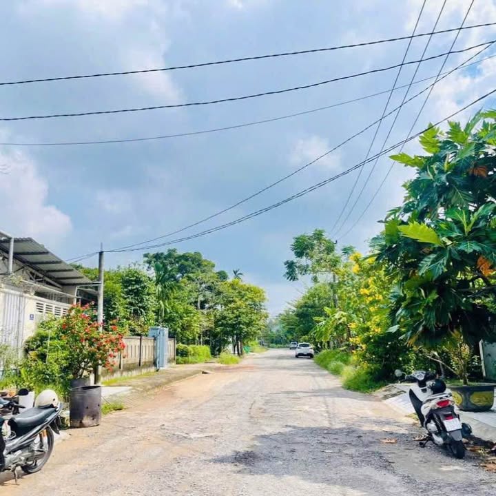 Đất Thủy Xuân 100m² giá 2.1 tỷ - Mặt tiền Dương Quảng Hàm, vị trí đẹp!