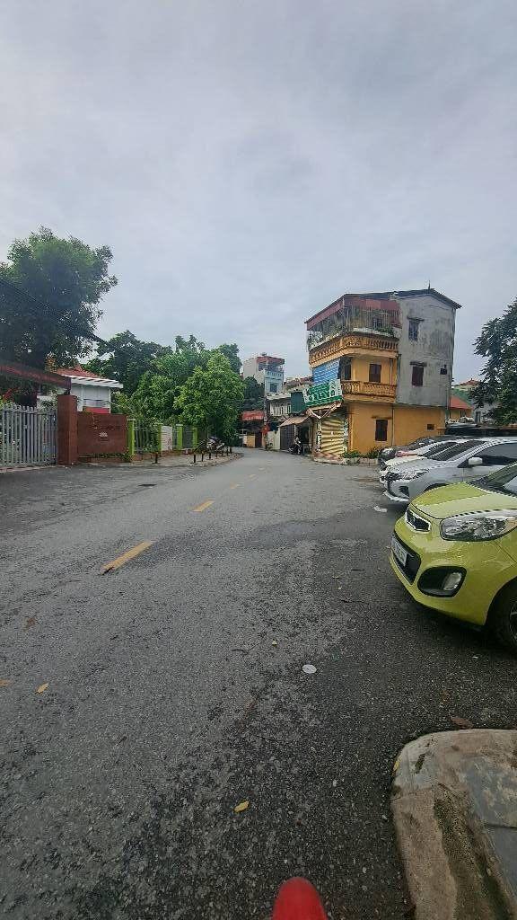 Căn hộ tập thể tầng 1 Thượng Thanh, Long Biên 40m² giá 2 tỷ - Sổ đỏ chính chủ, giao dịch nhanh!