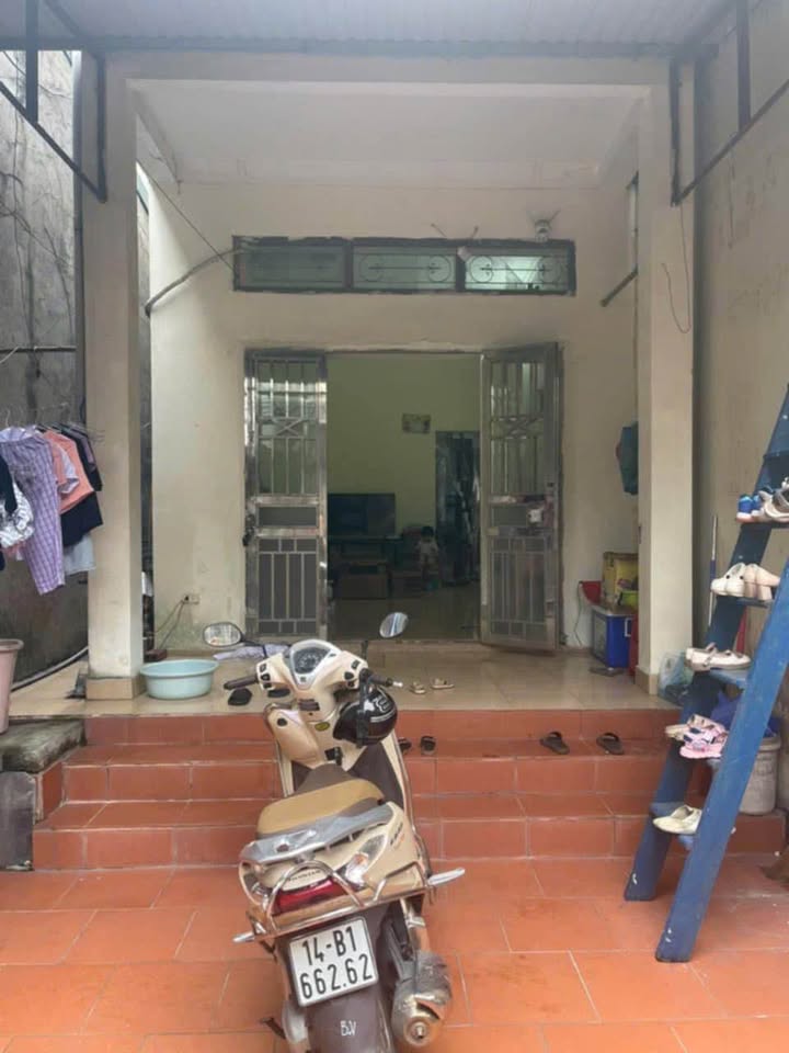 Nhà 2 tầng tại Hạ Long 90m² giá 1.95 tỷ - Tiện ích đầy đủ gần chợ