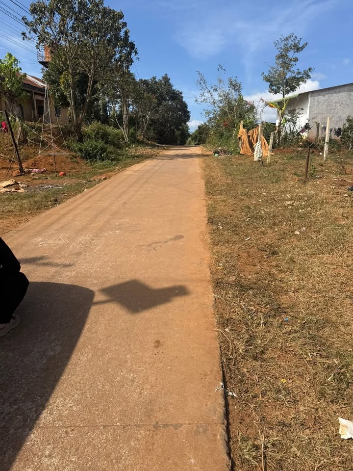 Đất thổ cư Xã Đắk Hòa 300m² giá 3.3 tỷ - Sổ đỏ chính chủ, view hồ