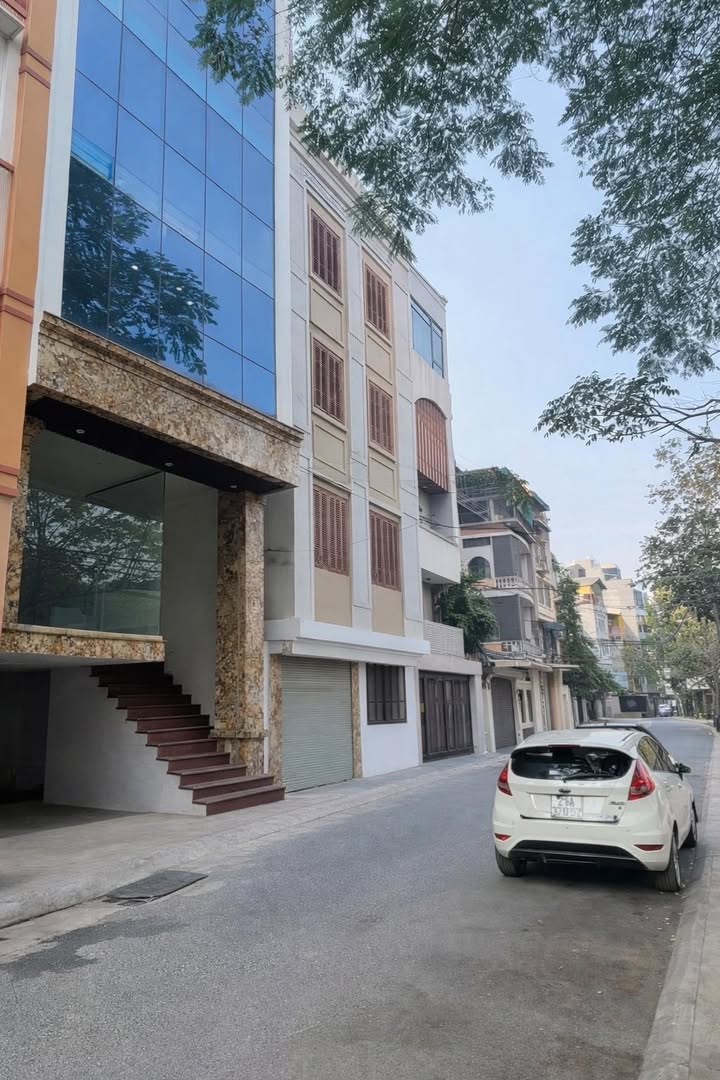 FrontHouse Hoàng Quốc Việt 80m² giá thỏa thuận - Kinh doanh siêu đẹp!