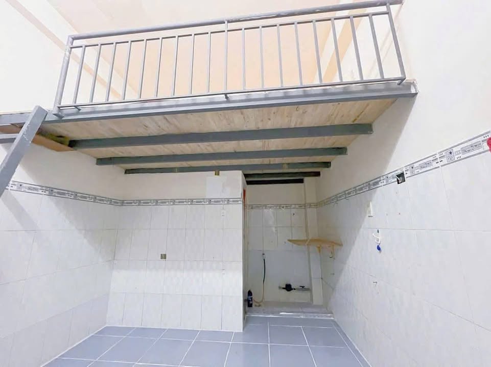 Phòng trệt có gác tại Bình Trị Đông B, Bình Tân - Chỉ 2.4 triệu/tháng!