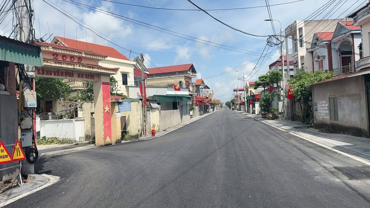 Nhà 2 tầng An Giới, Thái Tân 229,3m² chỉ 2 tỷ - Sẵn sàng vào ở ngay!