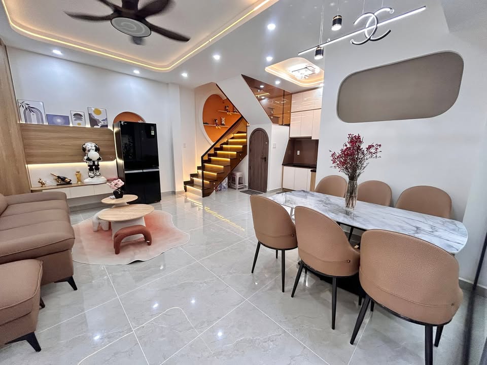 Nhà 4 Tầng Bình Thạnh 30.5m² giá 7.75 tỷ - Không gian sống lý tưởng!