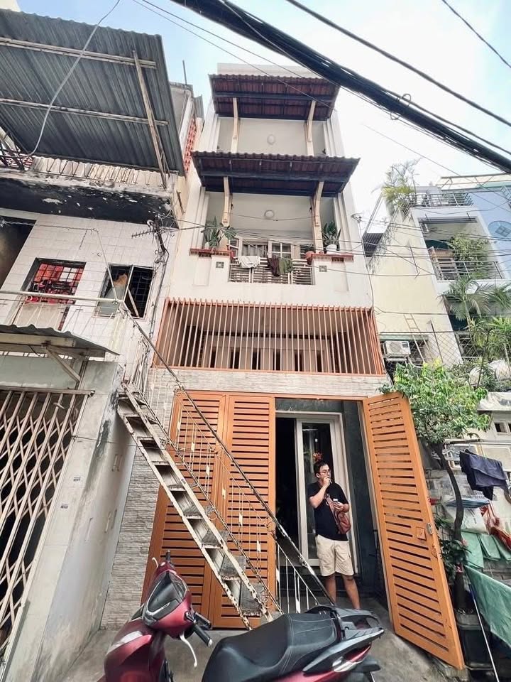 Nhà đẹp Phan Đăng Lưu 53m² giá 11.9 tỷ - Đầu tư sinh lời ngay!