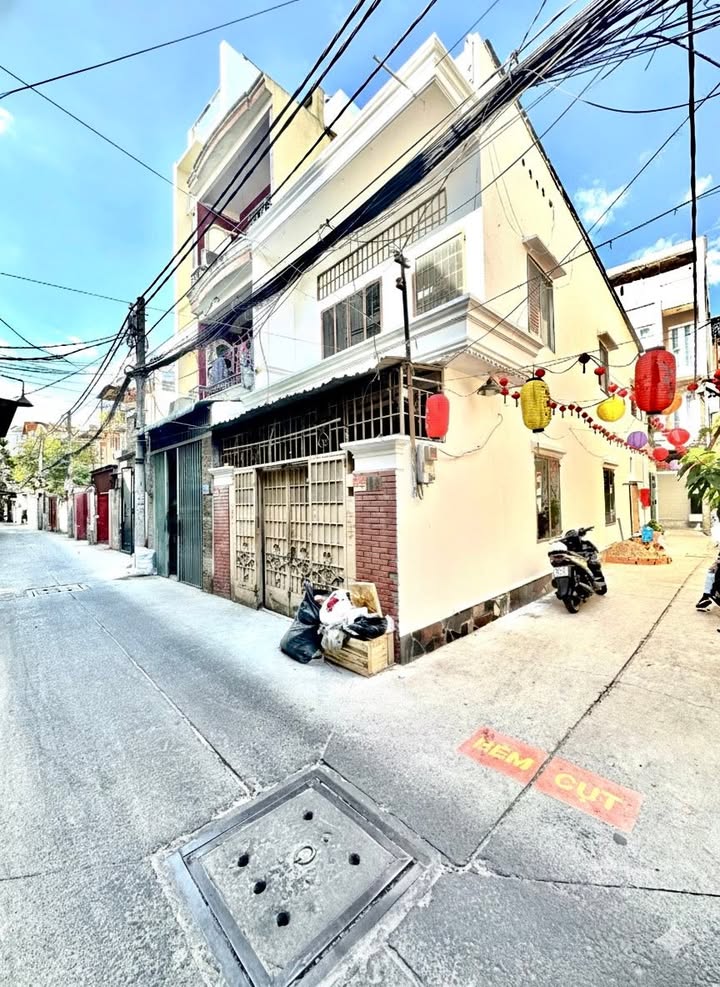 Nhà phố quận 3, 65m² giá 8.6 tỷ - Hẻm xe hơi, vị trí đắc địa!