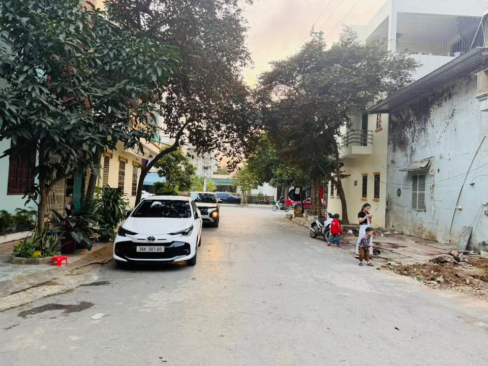 Đất nền Nam Ngạn 55m² giá 3 tỷ - Đầu ve, vị trí đẹp cho thuê!