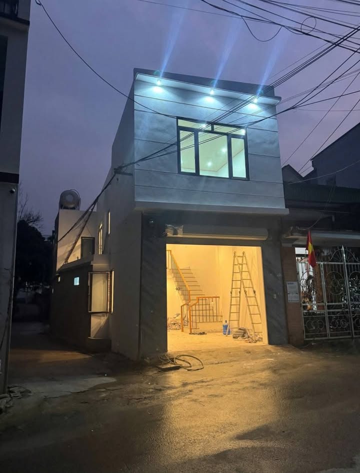 Nhà 2 tầng Lục Yên 74m² giá 1.9 tỷ - Thiết kế đẹp, nở hậu!