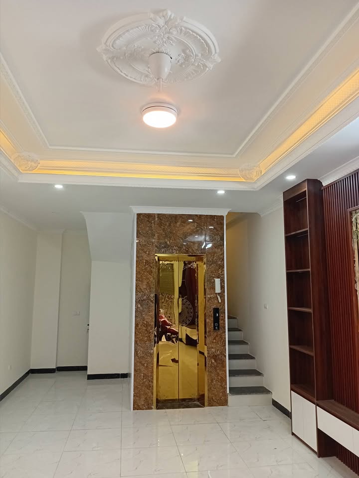 Nhà đẹp Vĩnh Hưng 40m² giá 12.5 tỷ - Sẵn sàng vào ở ngay!