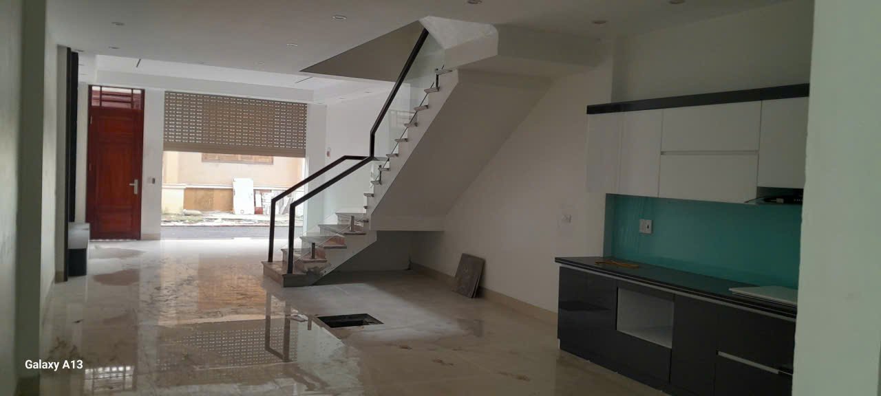 Nhà đẹp 3 tầng tại Ninh Khánh 84.1m² giá 6.1 tỷ - Ô tô vào tận cửa!