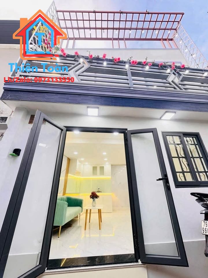 Nhà phố hẻm 1135 Đường Huỳnh Tấn Phát, Quận 7 - Sổ hồng riêng, giá chỉ 2.88 tỷ!